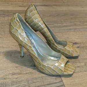 BCBGirls Snake skin pumps